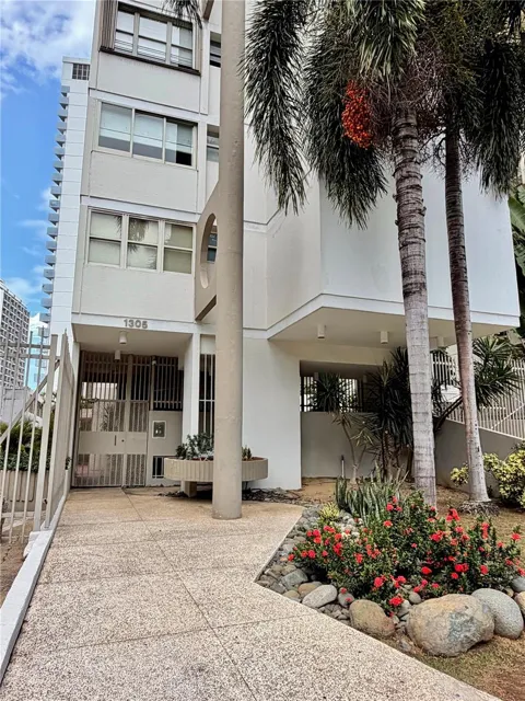 1305 MAGDALENA AVENUE #10B
