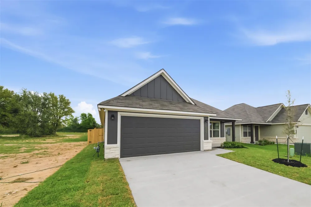 1220 High Street Navasota, TX 77868