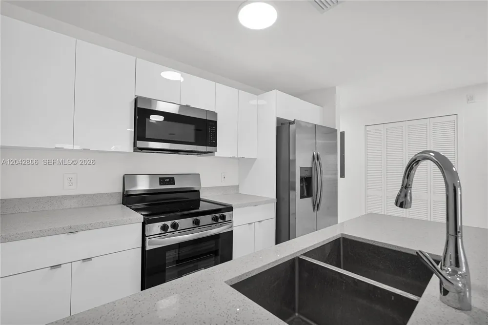 2729 NW 44 St #2729 Miami, FL 33142