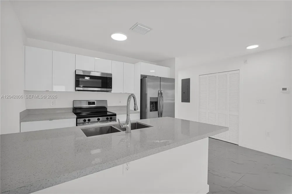 2729 NW 44 St #2729 Miami, FL 33142