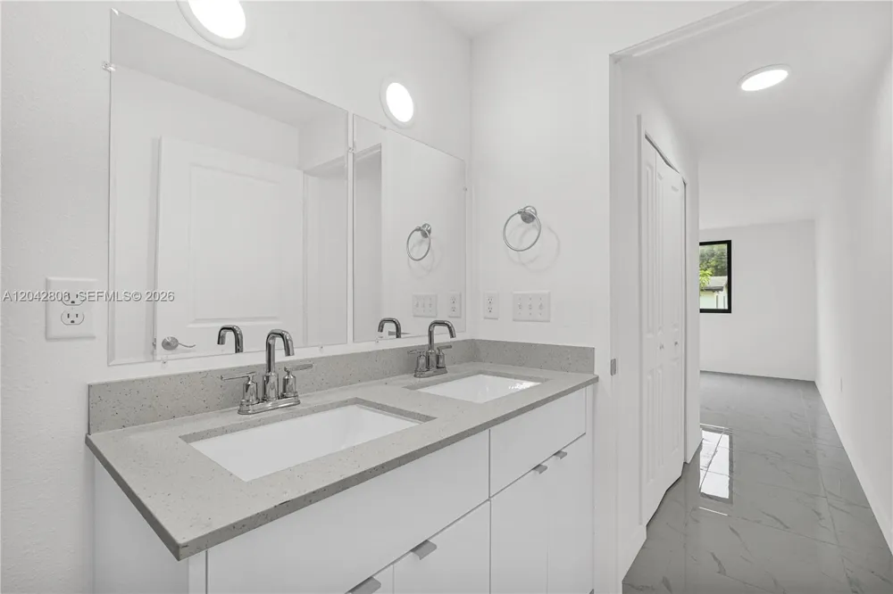 2729 NW 44 St #2729 Miami, FL 33142