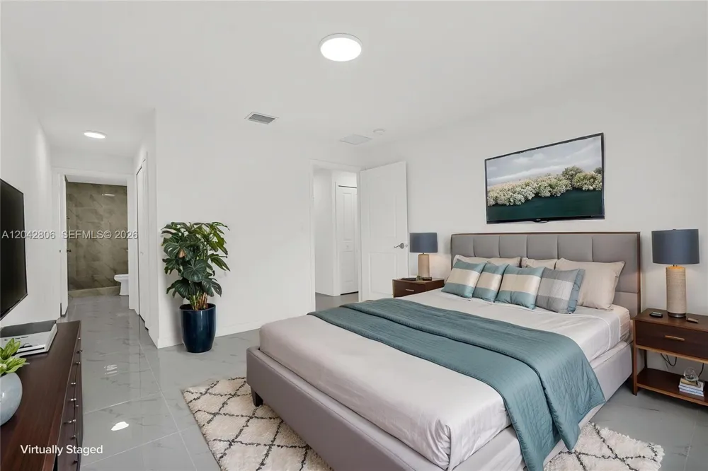 2729 NW 44 St #2729 Miami, FL 33142