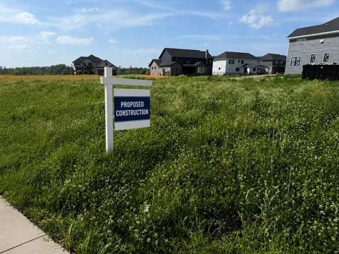 9490 Tall Grass Trail