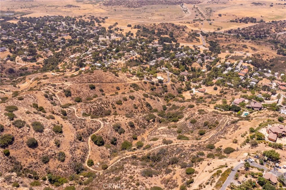7200 WEBB Chatsworth, CA 91311
