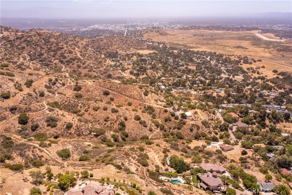 7200 WEBB Chatsworth, CA 91311
