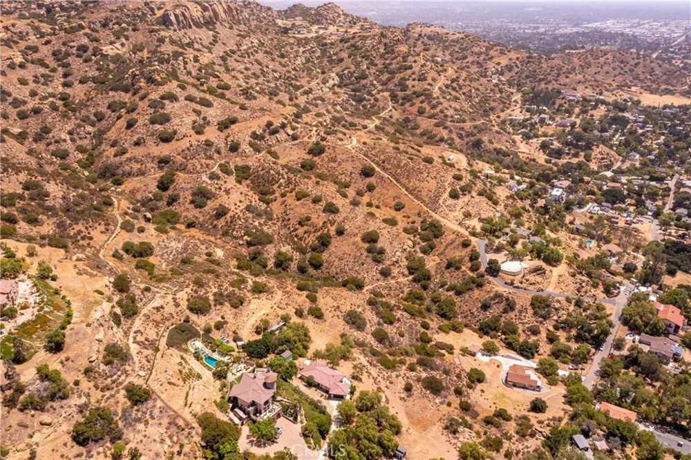 7200 WEBB Chatsworth, CA 91311