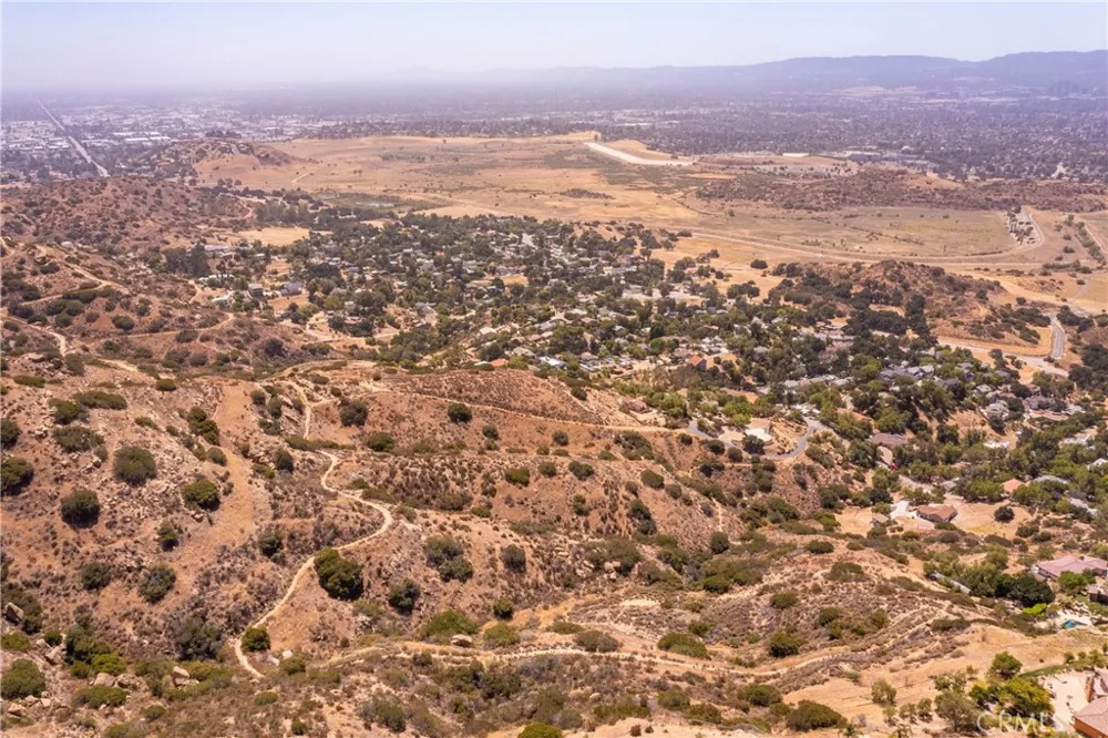 7200 WEBB Chatsworth, CA 91311