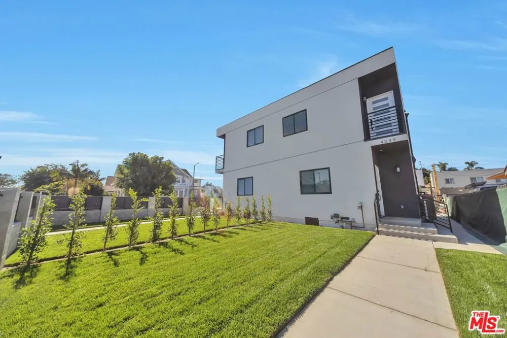 4239 Halldale Avenue Los Angeles, CA 90062