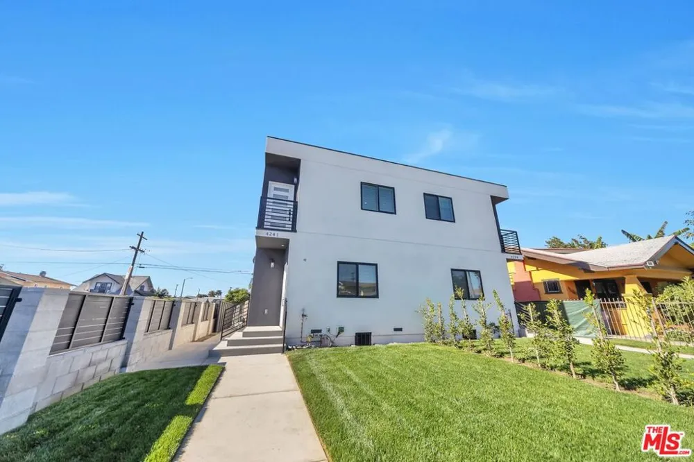 4239 Halldale Avenue Los Angeles, CA 90062