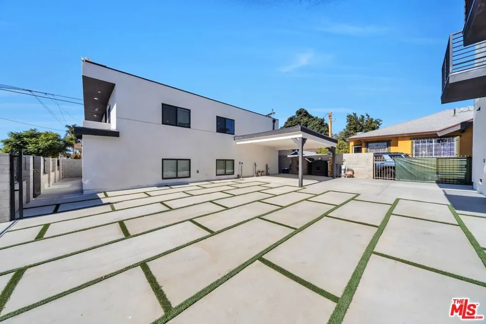 4239 Halldale Avenue Los Angeles, CA 90062