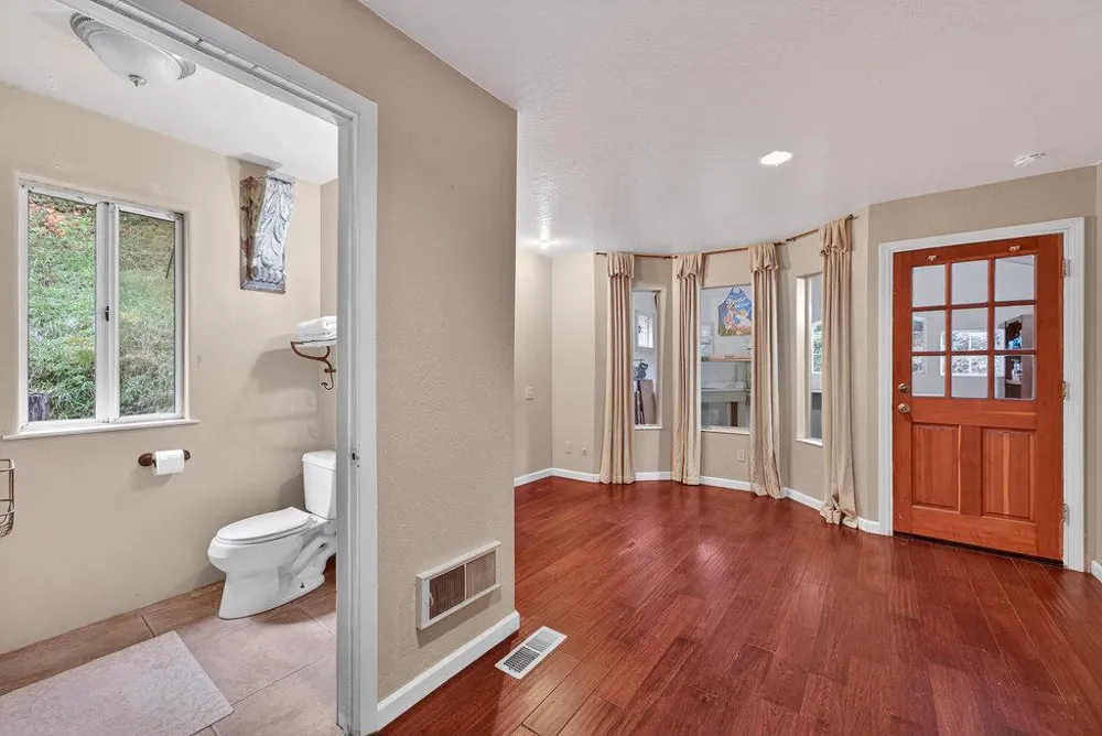 885 Larkin Valley Road Watsonville, CA 95076