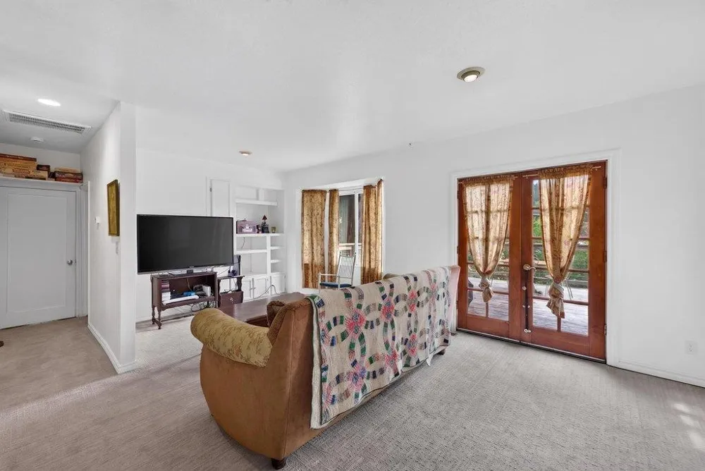 885 Larkin Valley Road Watsonville, CA 95076