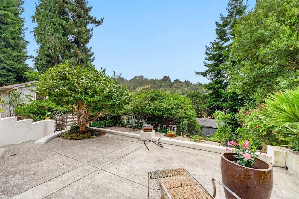 885 Larkin Valley Road Watsonville, CA 95076