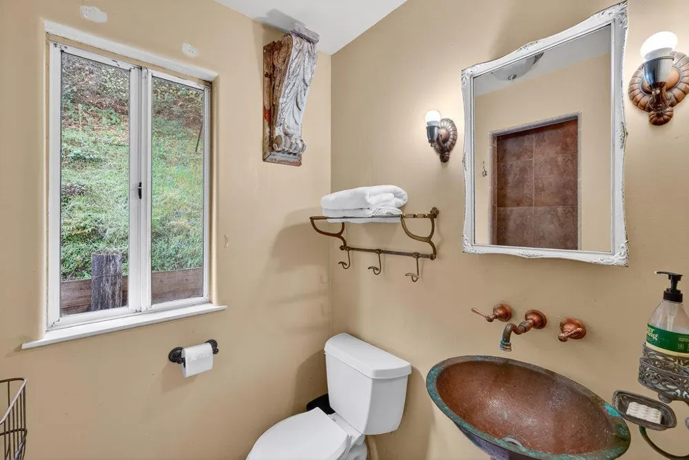 885 Larkin Valley Road Watsonville, CA 95076
