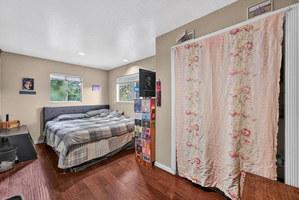 885 Larkin Valley Road Watsonville, CA 95076