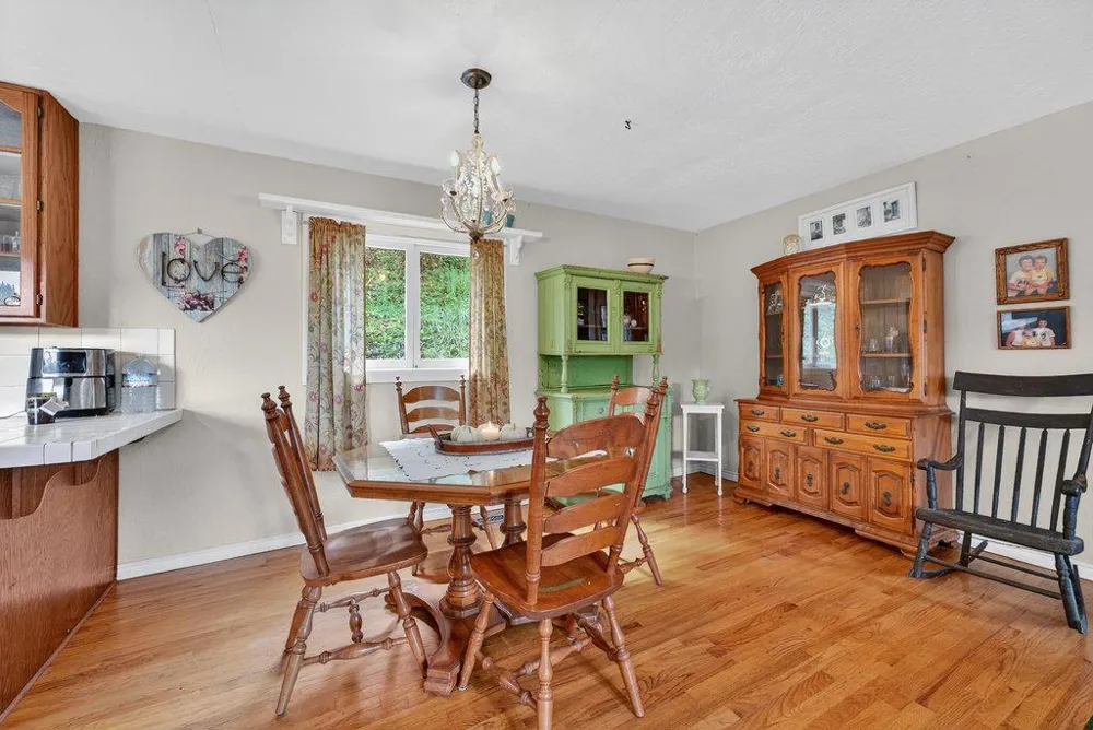 885 Larkin Valley Road Watsonville, CA 95076