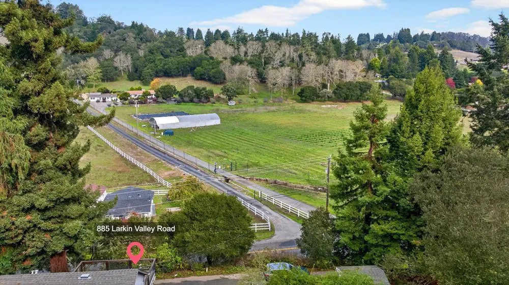 885 Larkin Valley Road Watsonville, CA 95076