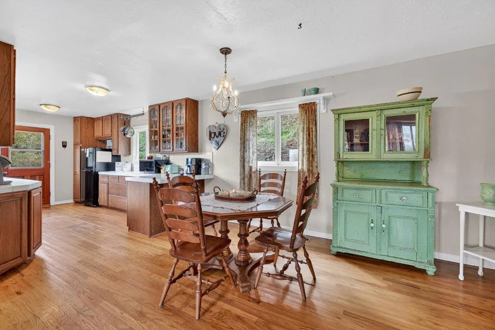 885 Larkin Valley Road Watsonville, CA 95076