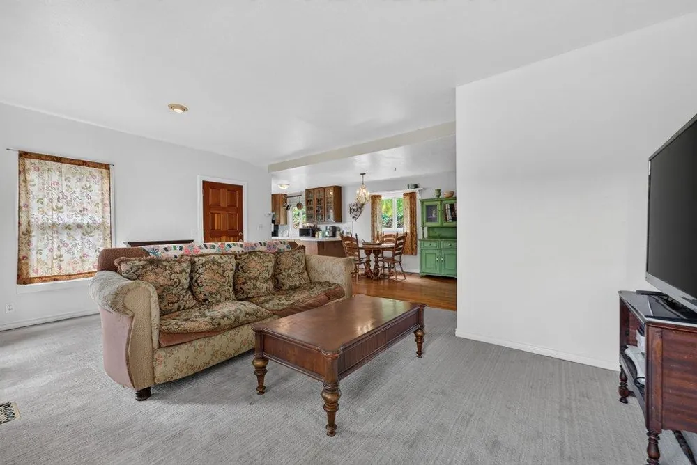 885 Larkin Valley Road Watsonville, CA 95076