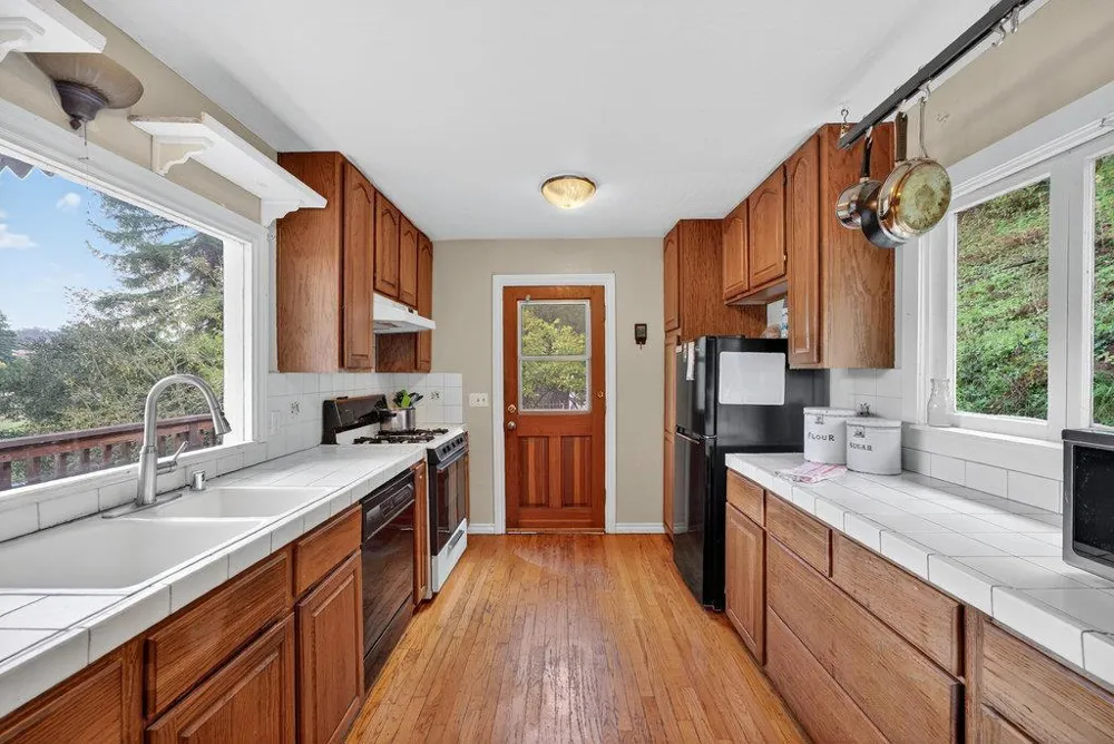 885 Larkin Valley Road Watsonville, CA 95076