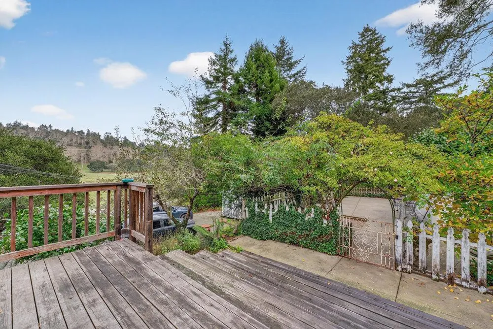 885 Larkin Valley Road Watsonville, CA 95076