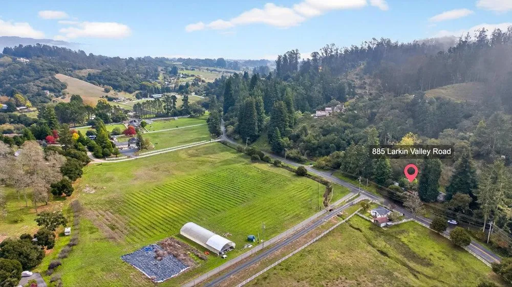 885 Larkin Valley Road Watsonville, CA 95076