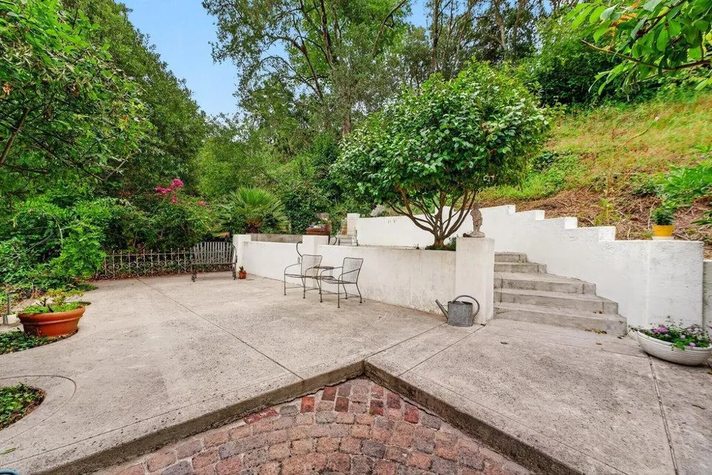 885 Larkin Valley Road Watsonville, CA 95076