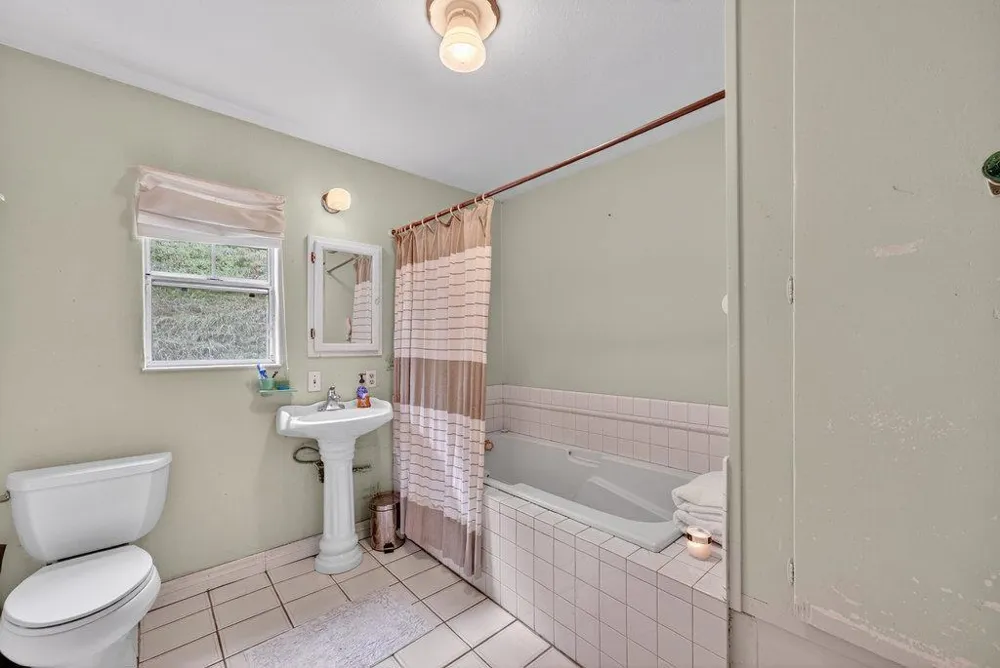 885 Larkin Valley Road Watsonville, CA 95076