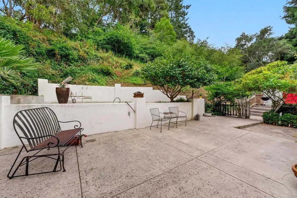 885 Larkin Valley Road Watsonville, CA 95076