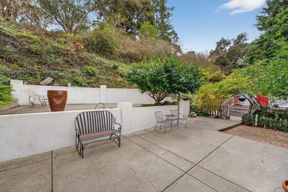 885 Larkin Valley Road Watsonville, CA 95076
