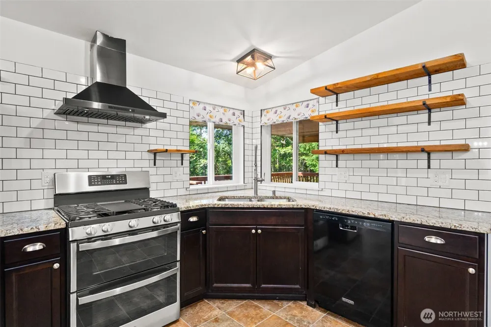 59 Timothy Lane E Elma, WA 98541