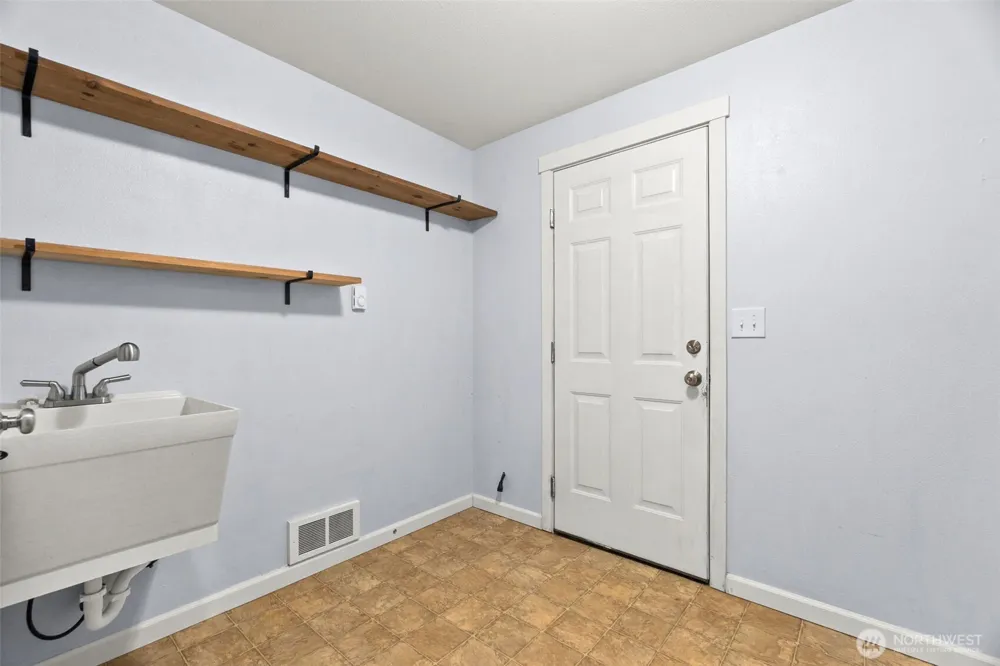 59 Timothy Lane E Elma, WA 98541
