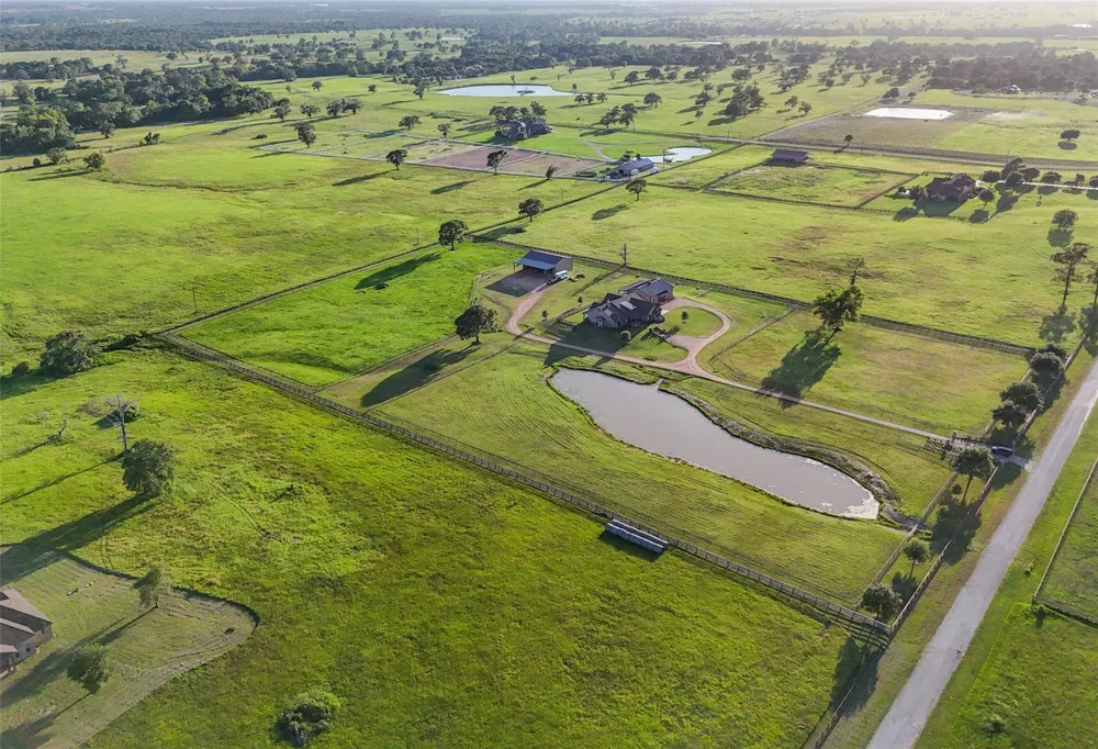 30163 High Spirit Ranch Road Hempstead, TX 77445