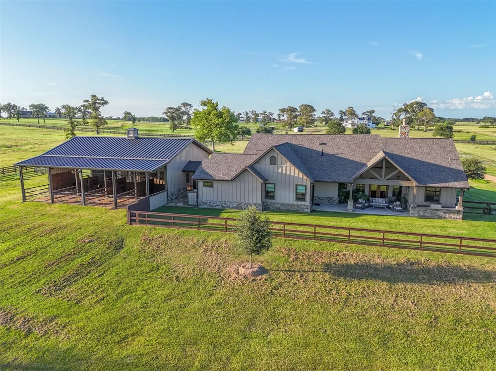 30163 High Spirit Ranch Road Hempstead, TX 77445