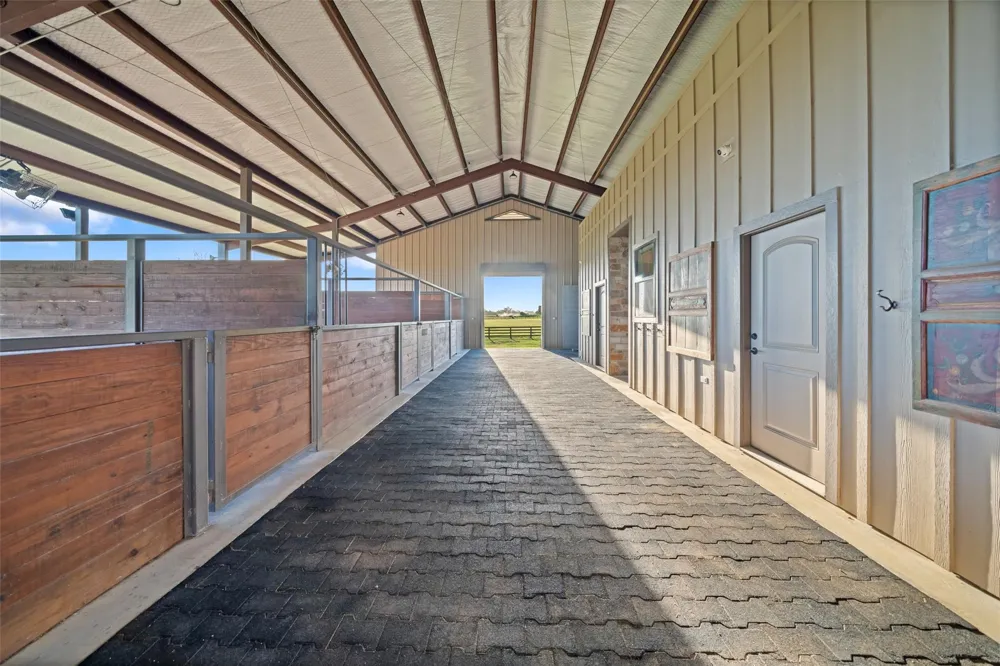 30163 High Spirit Ranch Road Hempstead, TX 77445