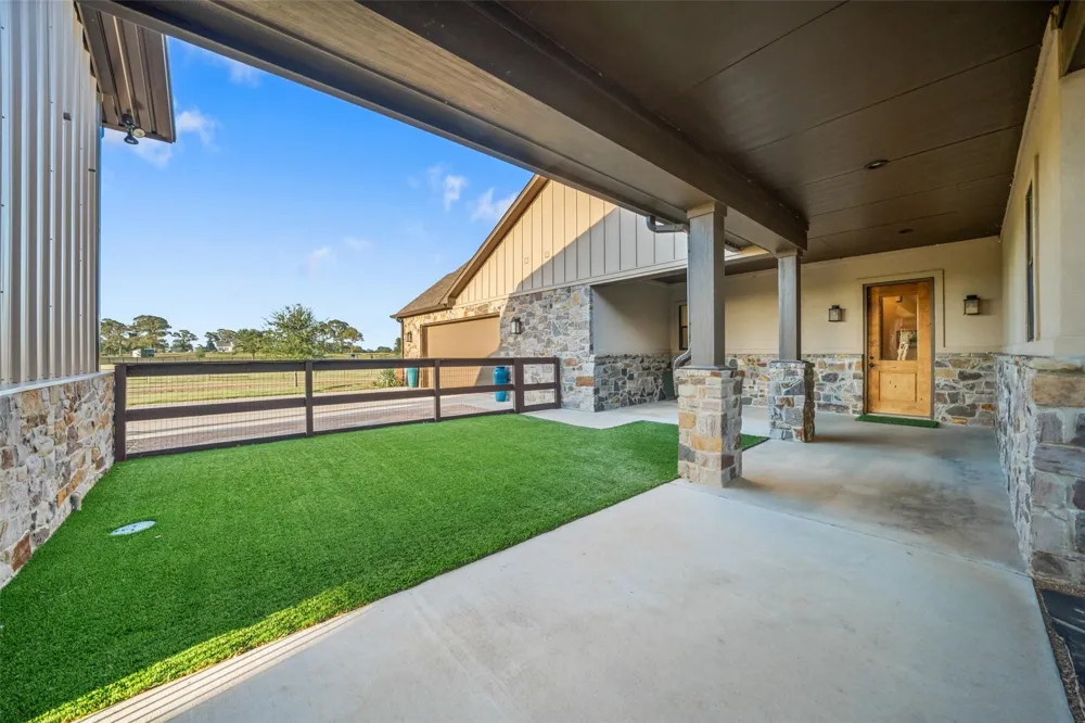 30163 High Spirit Ranch Road Hempstead, TX 77445