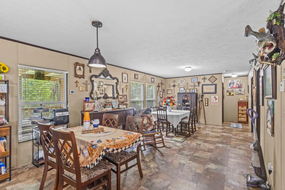 2672 Pleasure Bend Drive Hemphill, TX 75948