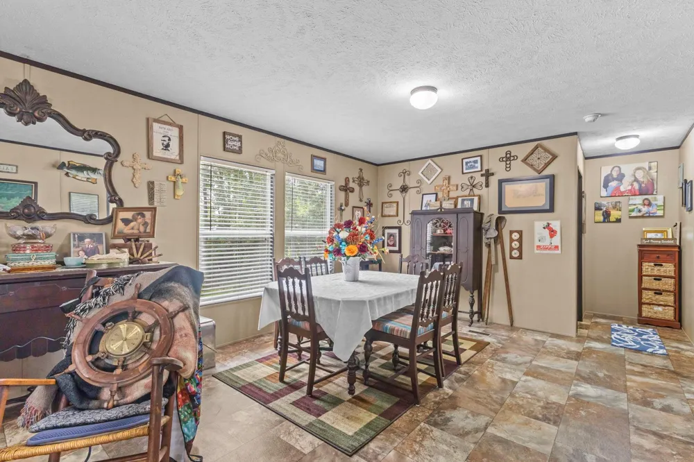 2672 Pleasure Bend Drive Hemphill, TX 75948