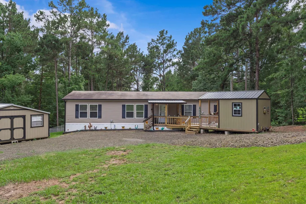 2672 Pleasure Bend Drive Hemphill, TX 75948