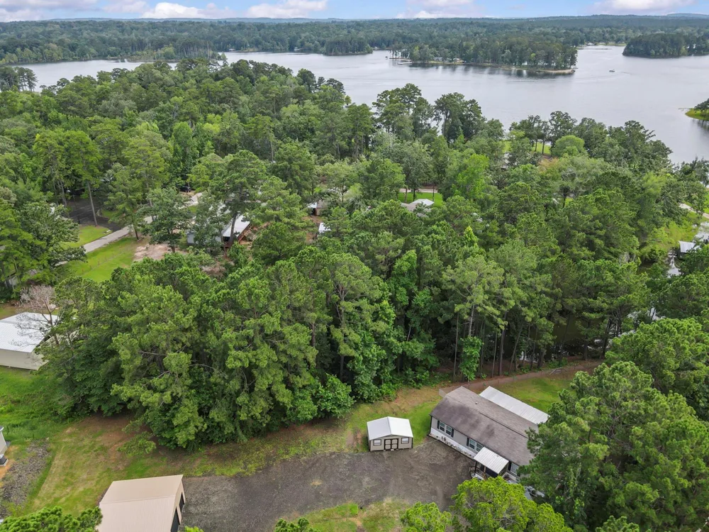 2672 Pleasure Bend Drive Hemphill, TX 75948