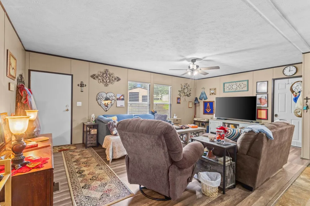 2672 Pleasure Bend Drive Hemphill, TX 75948