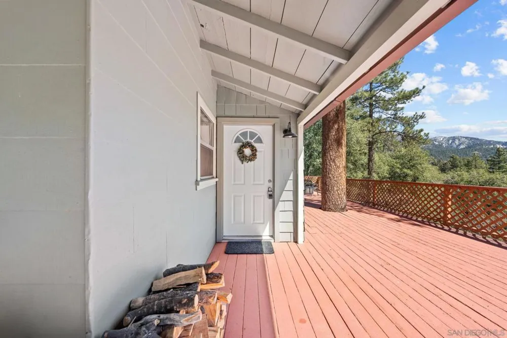 52910 Cedar Dr Idyllwild, CA 92549