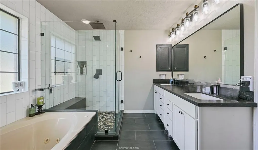 1108 Honeysuckle LN Caldwell, TX 77836