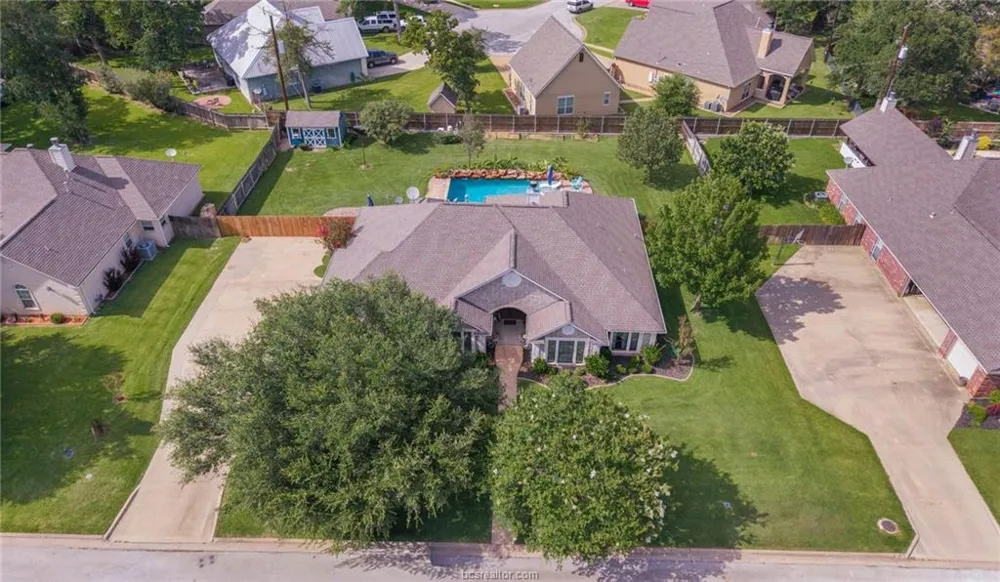 1108 Honeysuckle LN Caldwell, TX 77836