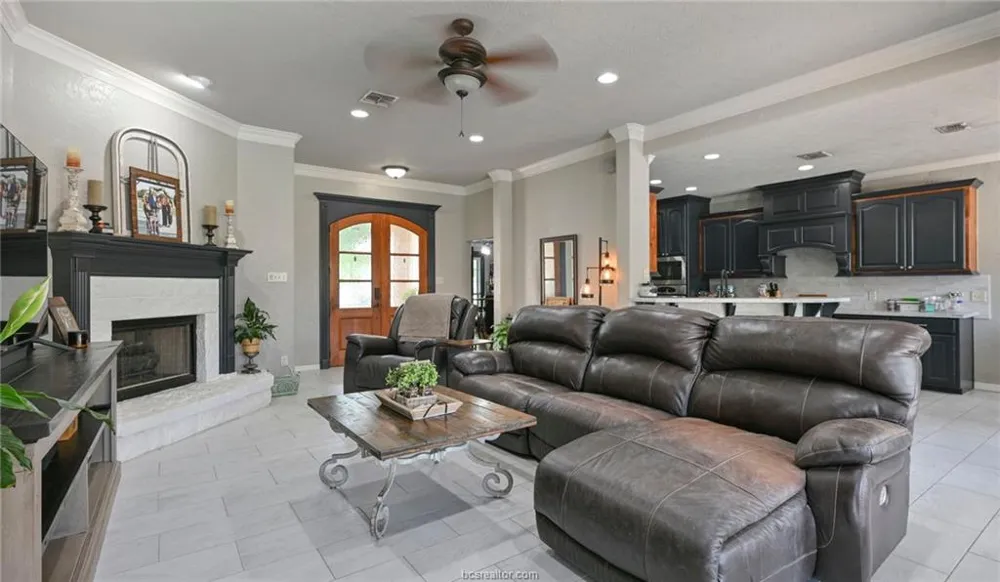 1108 Honeysuckle LN Caldwell, TX 77836