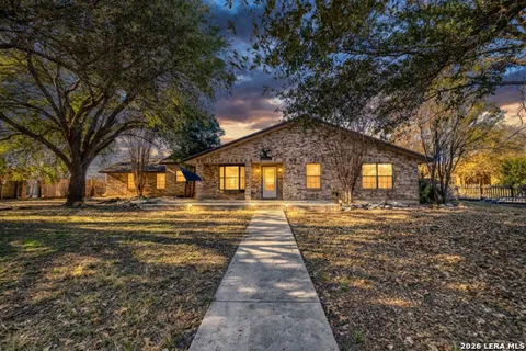 620 CENIZO BLVD