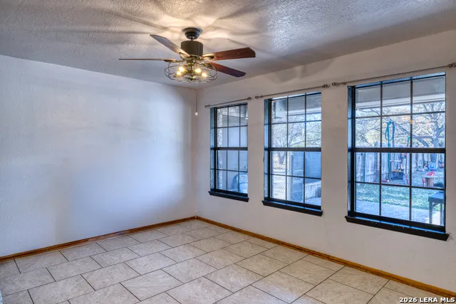 620 CENIZO BLVD Uvalde, TX 78801