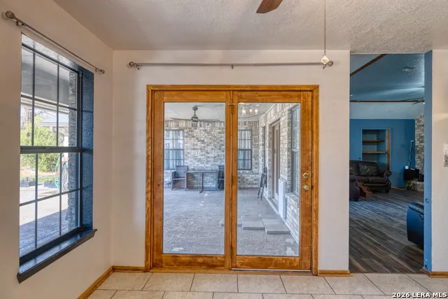 620 CENIZO BLVD Uvalde, TX 78801