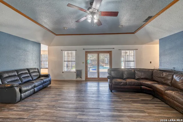 620 CENIZO BLVD Uvalde, TX 78801