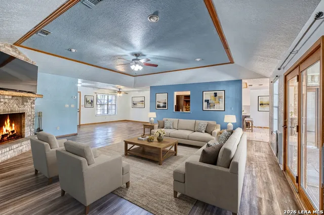 620 CENIZO BLVD Uvalde, TX 78801